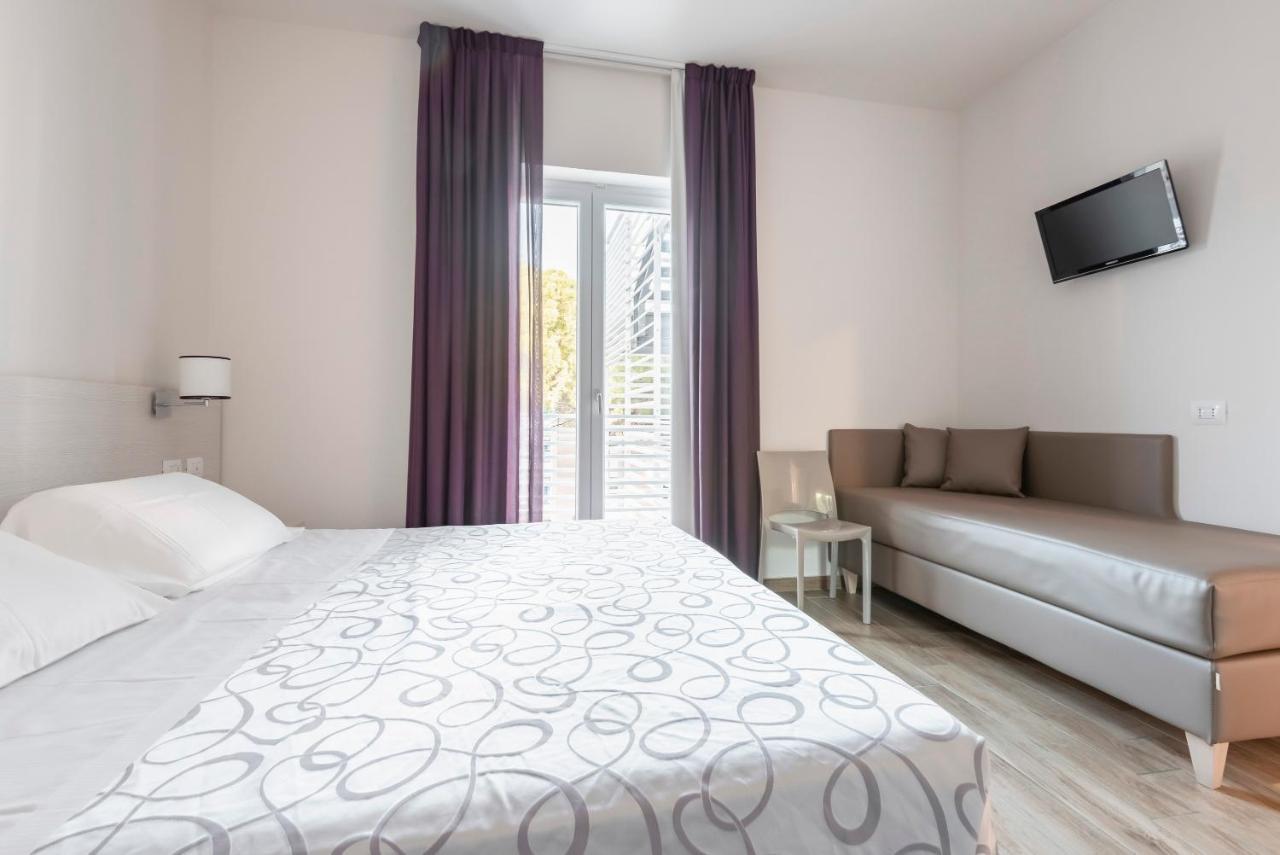 Hotel La Pineta Follonica Esterno foto